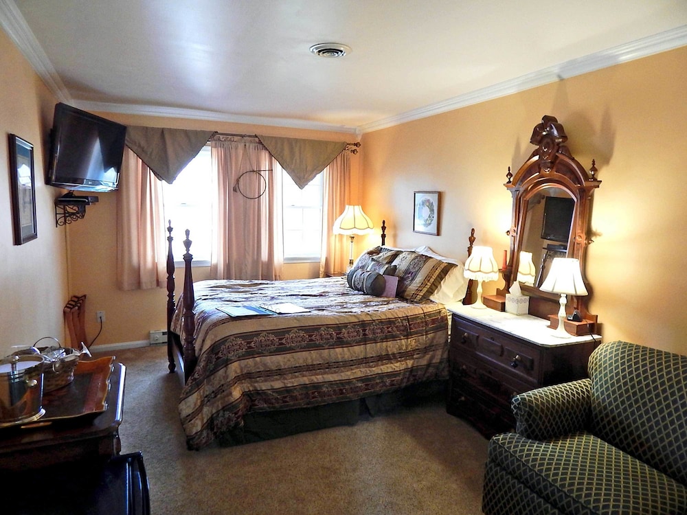 Battlefield Bed &amp; Breakfast Inn 36/76