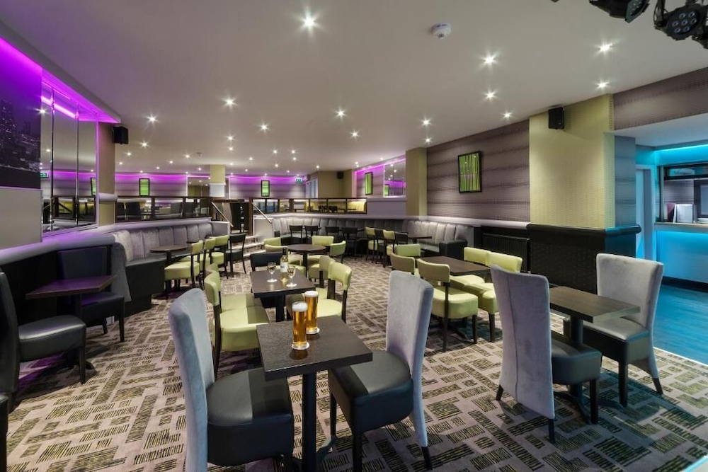 County Hotel 53/68