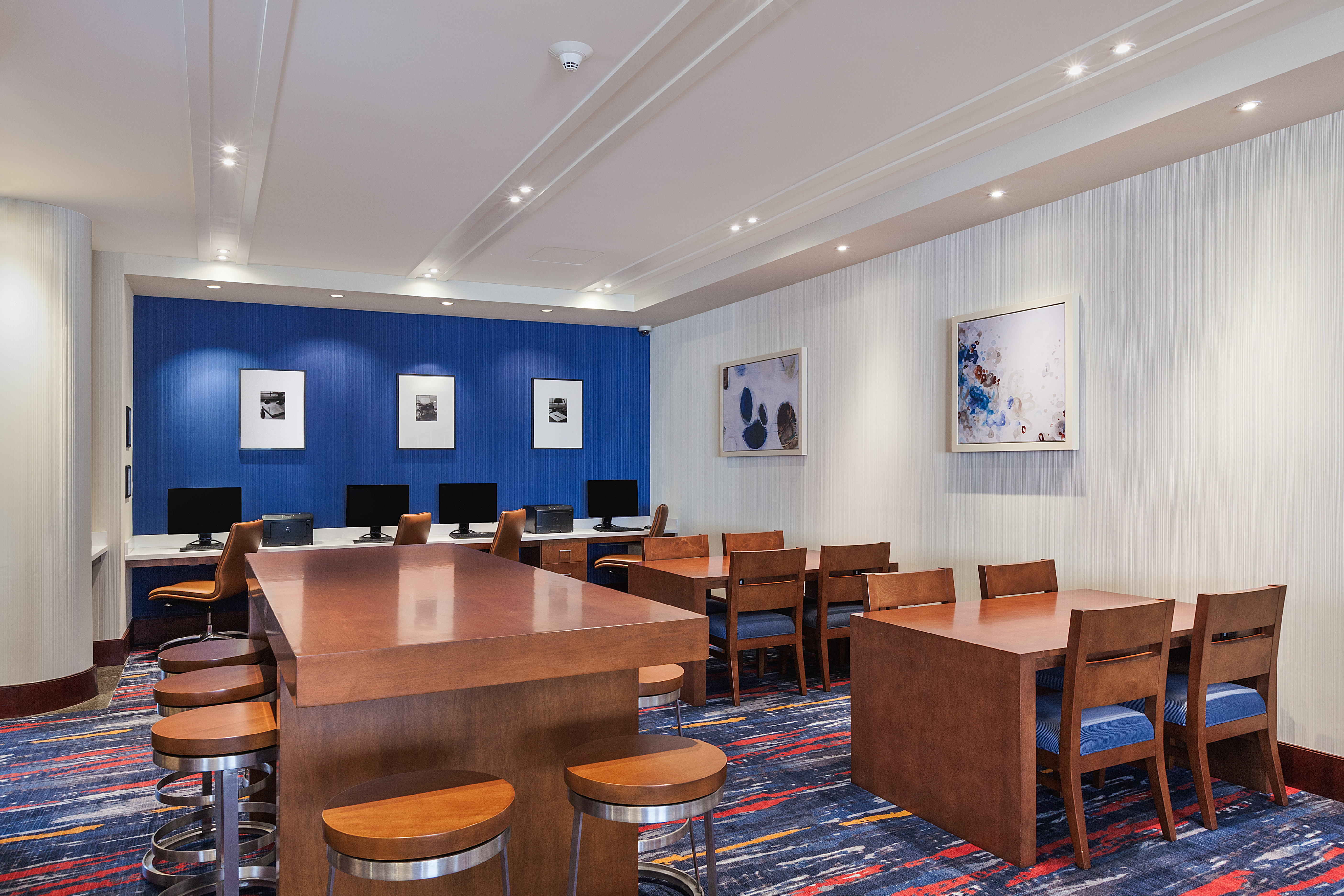 Holiday Inn Express and Suites Fishermans Wharf 50/59