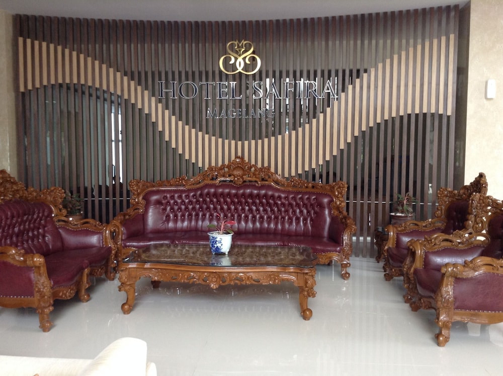 Hotel Safira Magelang 12/16