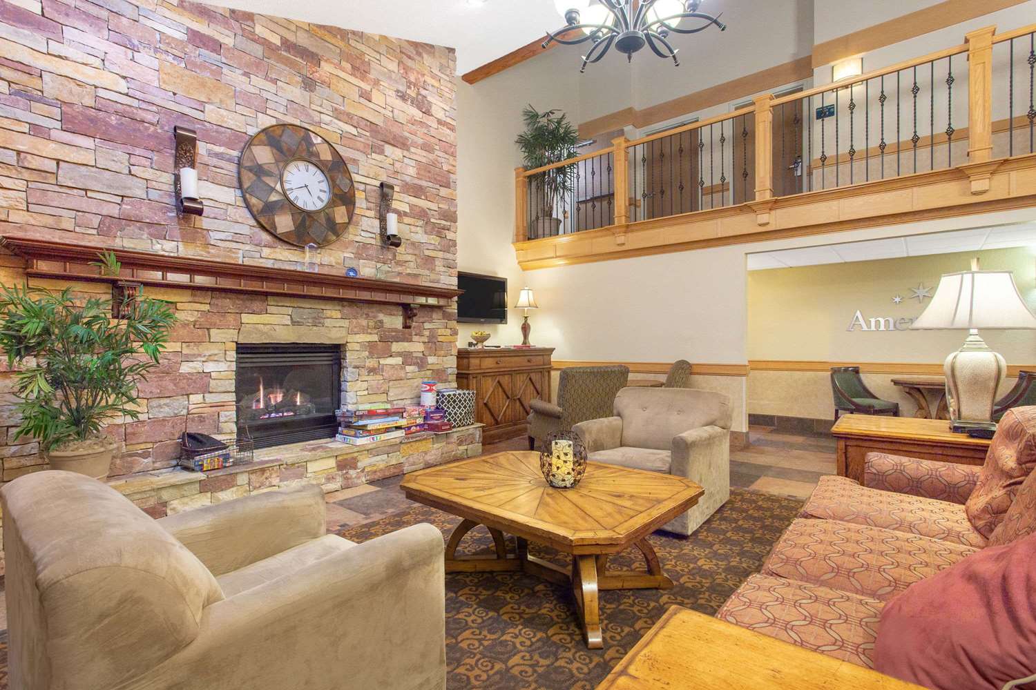AmericInn by Wyndham Sheboygan 14/27