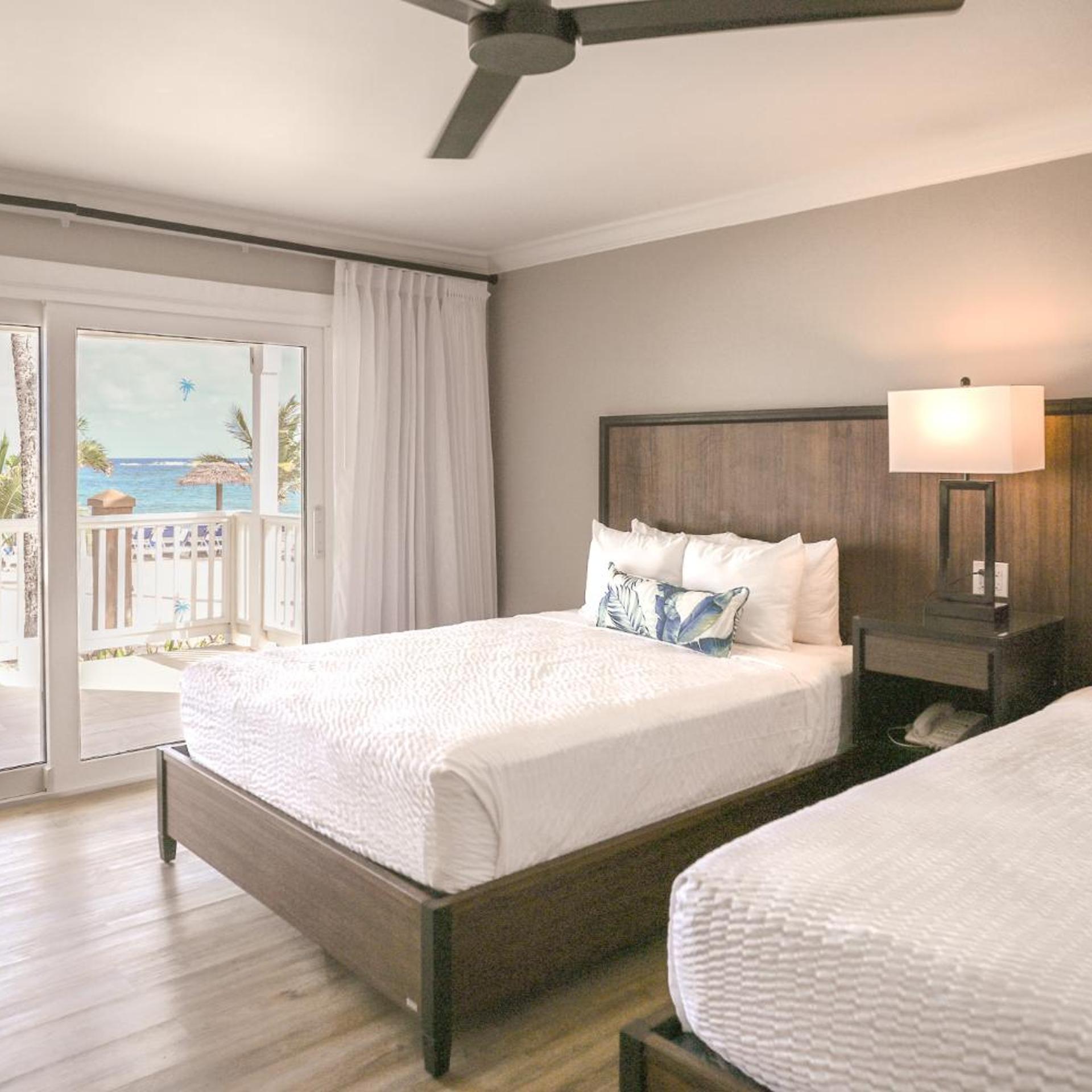 Room, King Bed, 2 Queen Beds, Beach Front