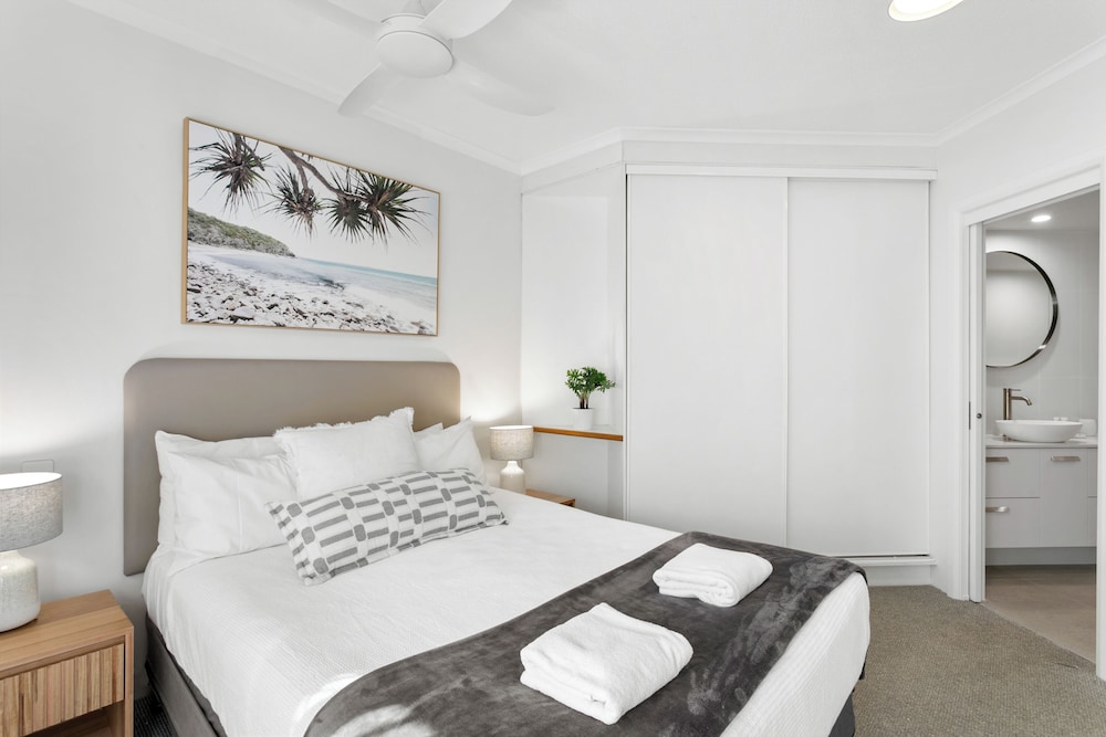 NOOSA TROPICANA 11/50