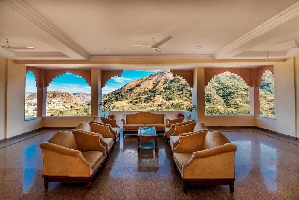 Times Kumbhalgarh Fort Resort-Pure Veg 28/45