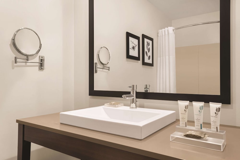 Country Inn & Suites by Radisson Schaumburg IL 5/33