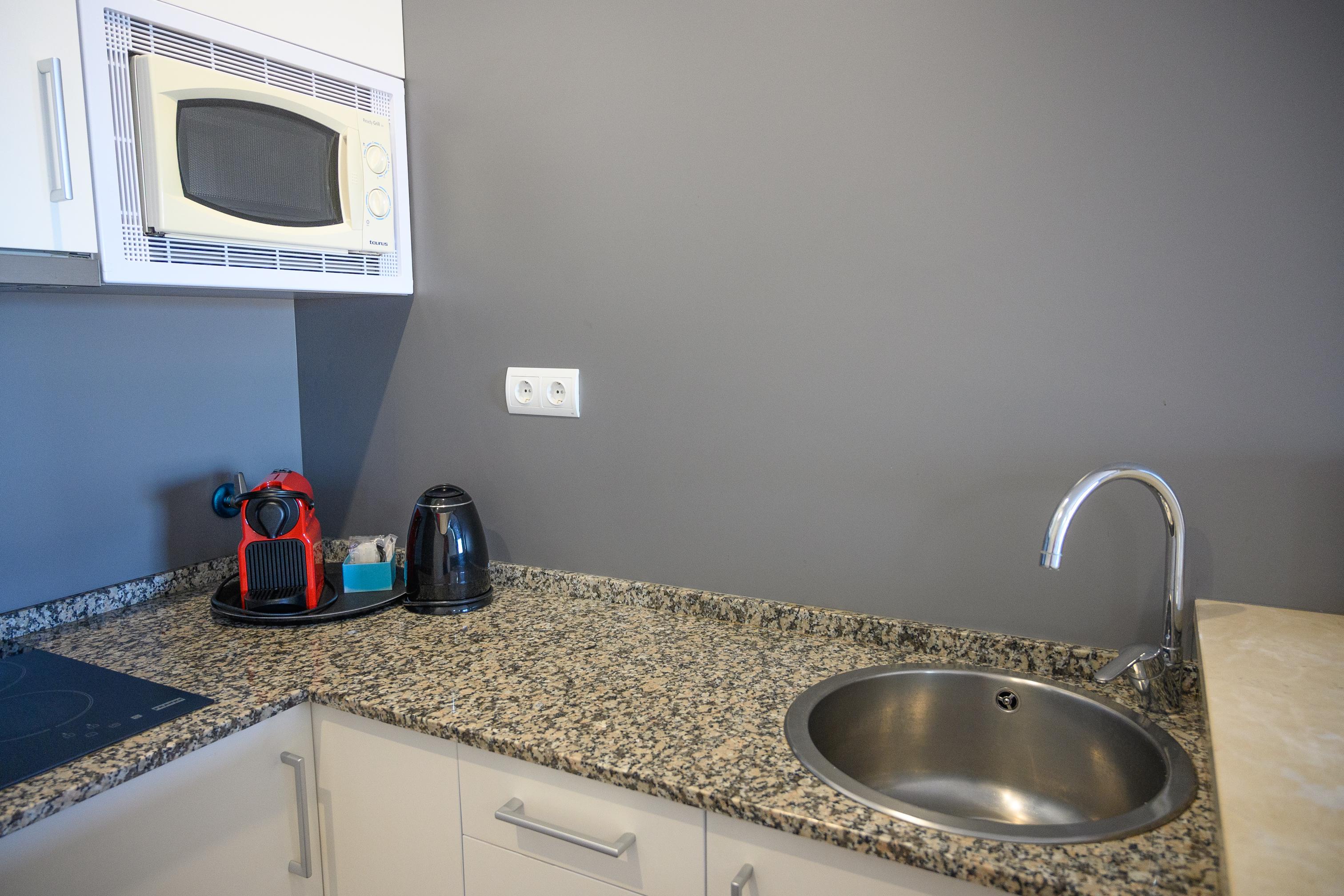 2 Bedrooms, Apartment, Balcony or Terrace