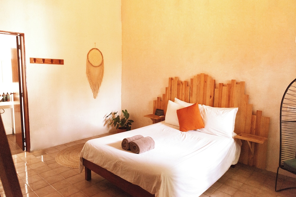 Enigmatic Boutique Hotel 13/44