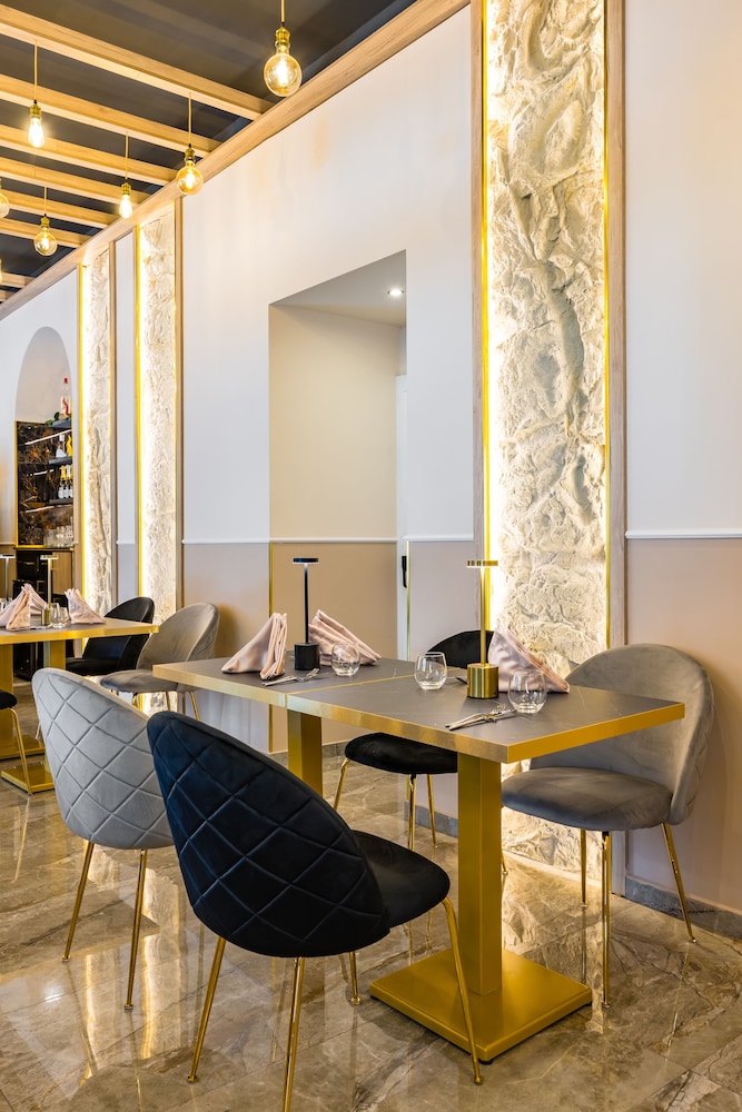 Hotel Bella Napoli Suites 54/67