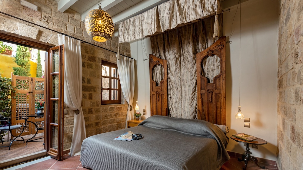Kakkini Porta Rossa Exclusive Suites 12/50