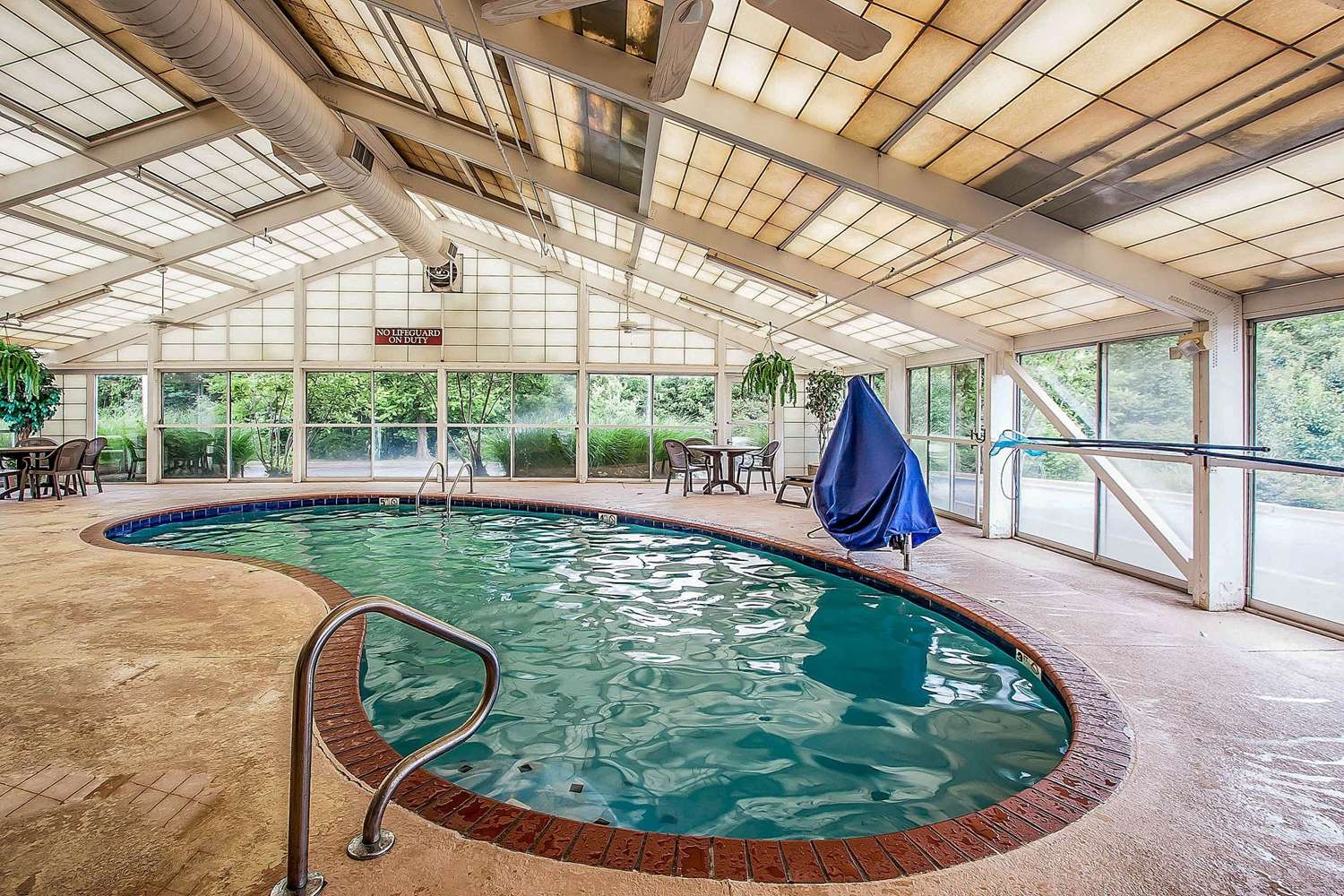 La Quinta Inn & Suites by Wyndham Memphis I-240 8/15