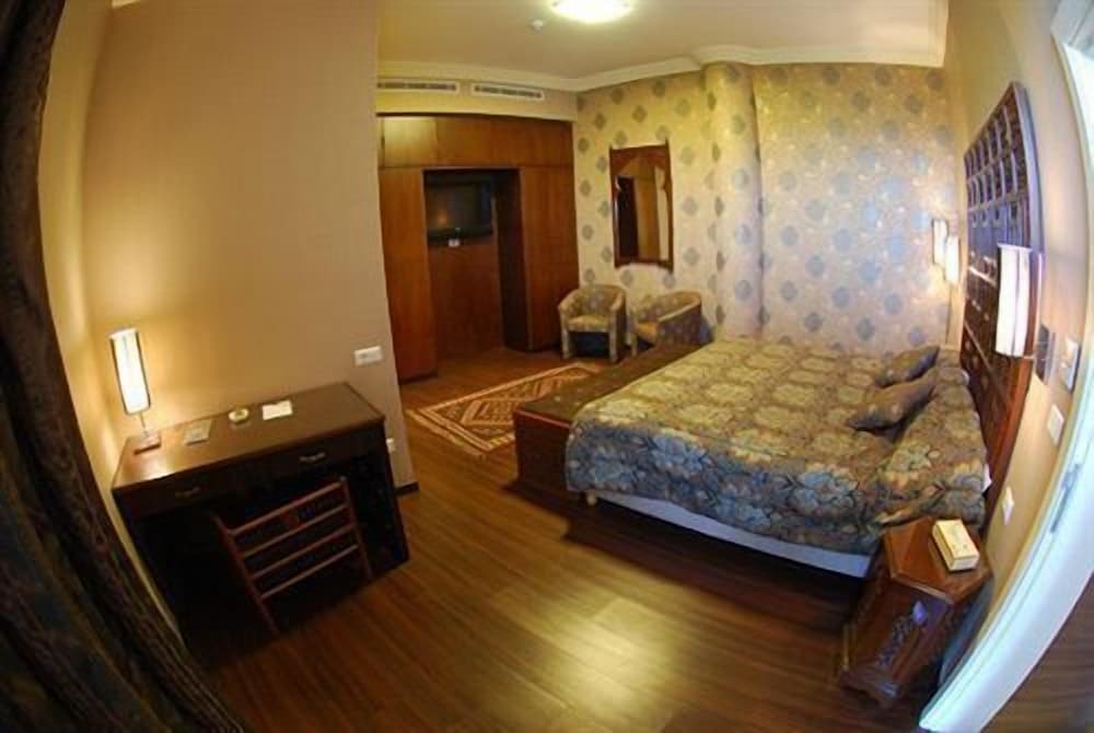 CHTAURA PARK HOTEL 28/50