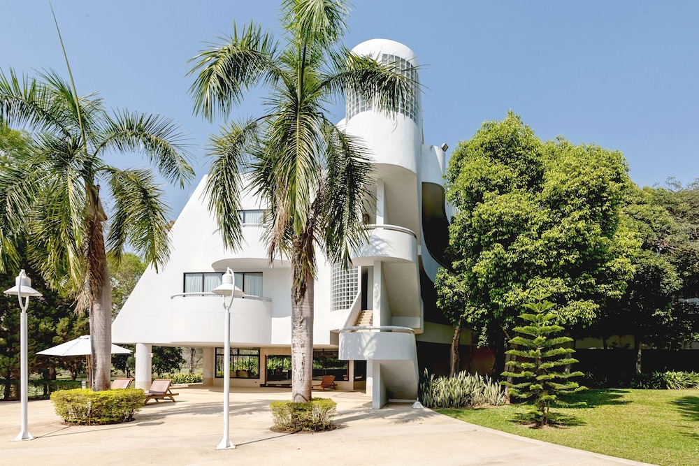 The Royal Chiang Mai Golf Resort 70/75