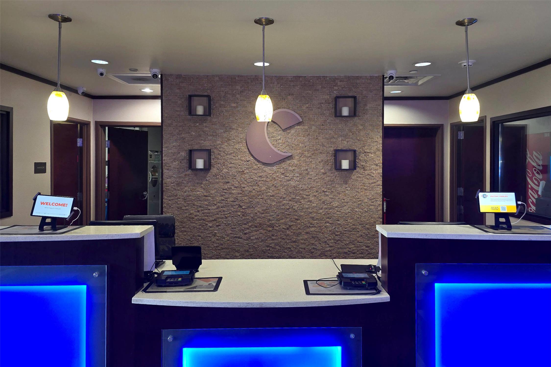 Comfort Suites Uniontown, PA 15/44