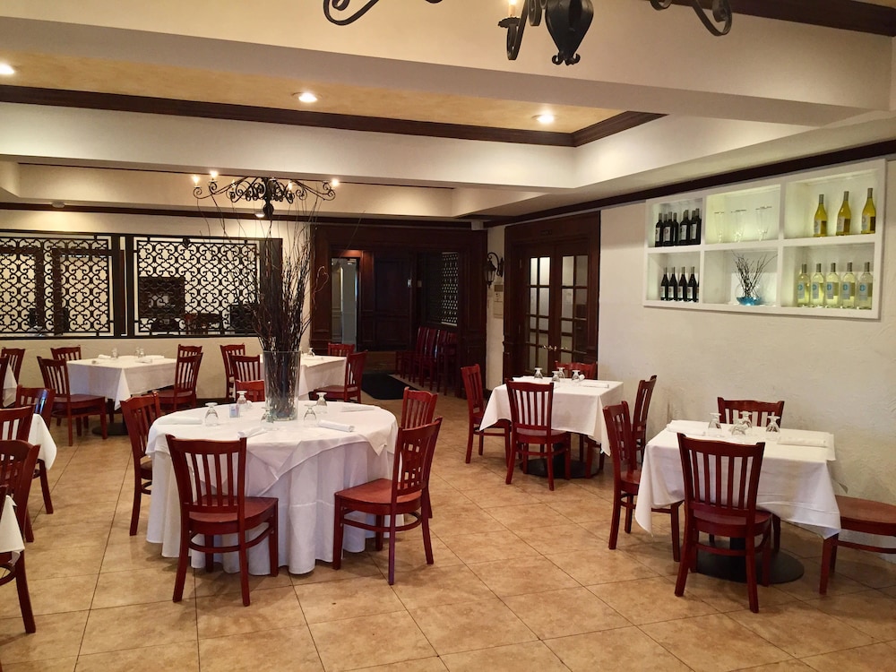 Grand Palms Resort 46/58