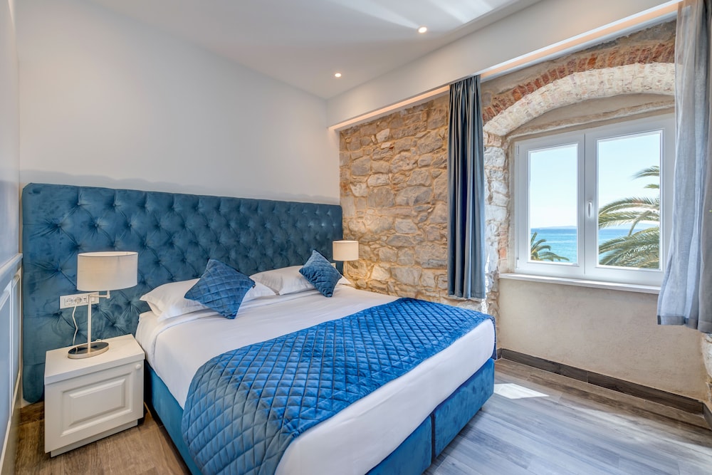 Palms Promenade Luxury Rooms 7/37