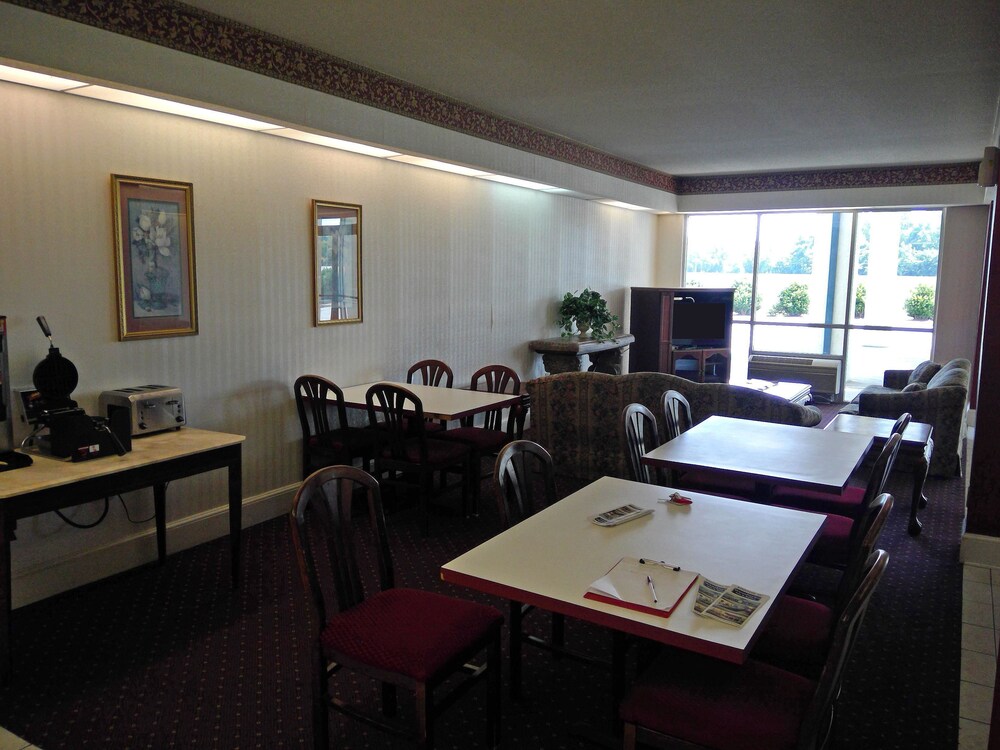 Americas Best Value Inn Kinston 26/31