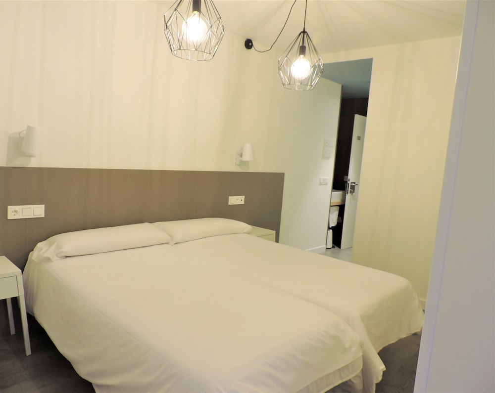 Room, Double Bed