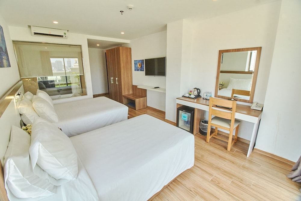 An Vista Hotel 26/75
