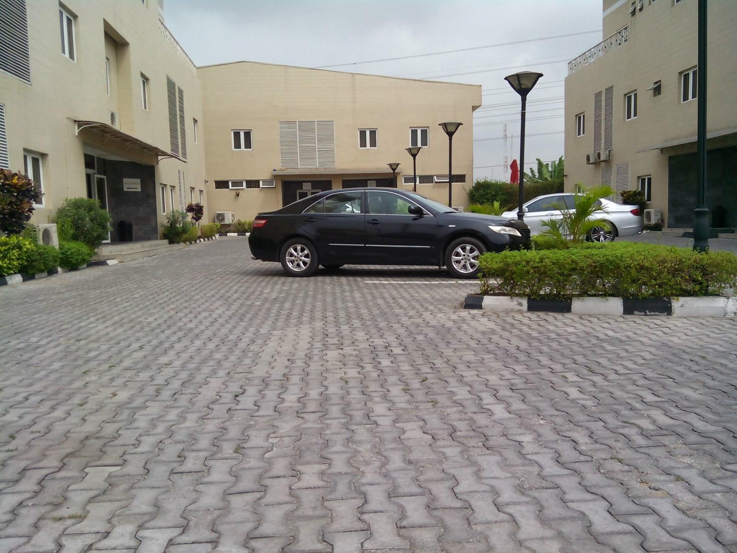 Newcastle Hotel Lekki 27/29