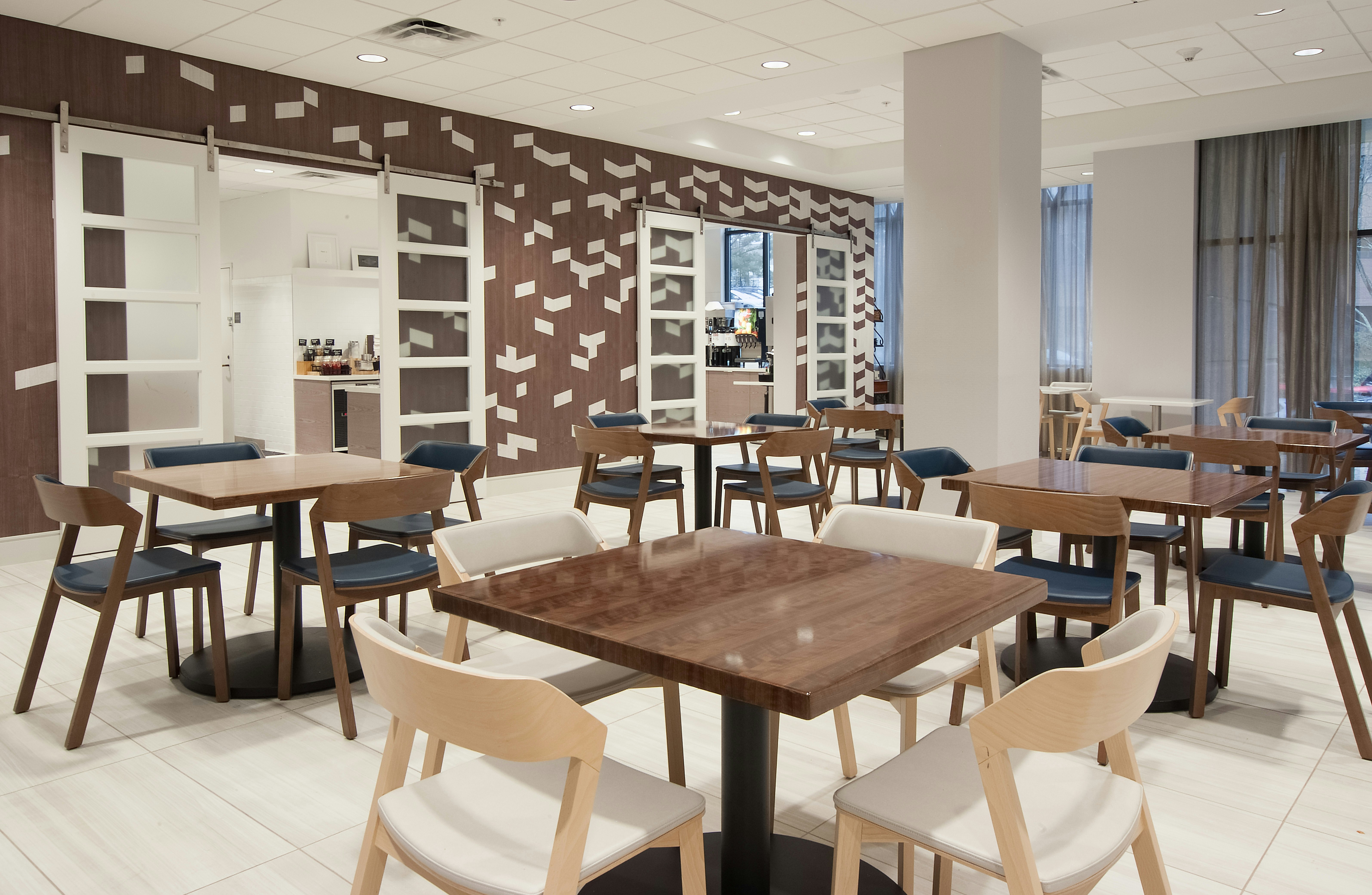 Embassy Suites by Hilton Raleigh Crabtree 50/76
