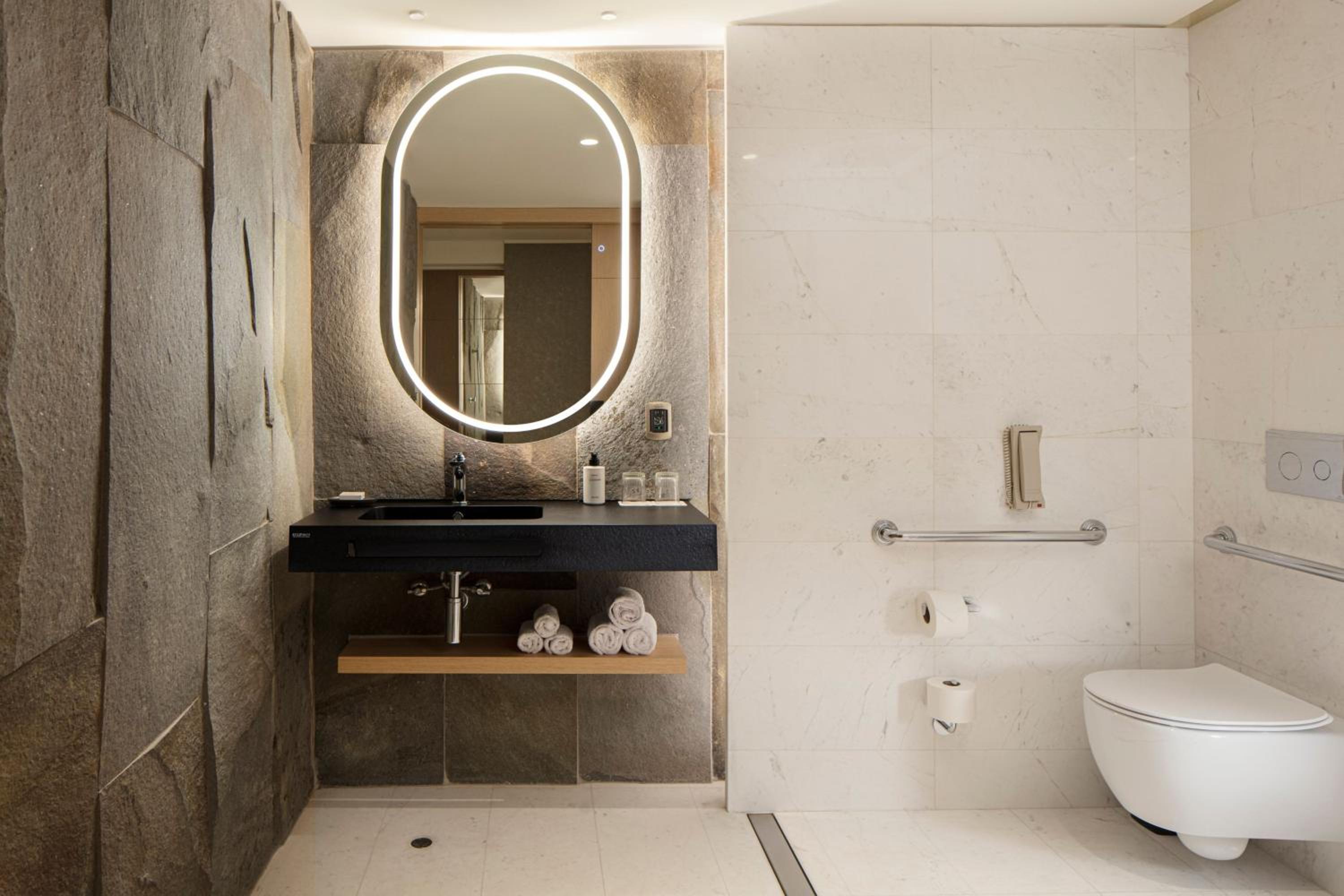 Contemporary, Classic, 2 Queen Beds, Ocean Front، JW Marriott Hotel Lima 3/6