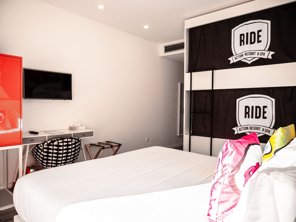 Ride Surf Resort Spa 11/73