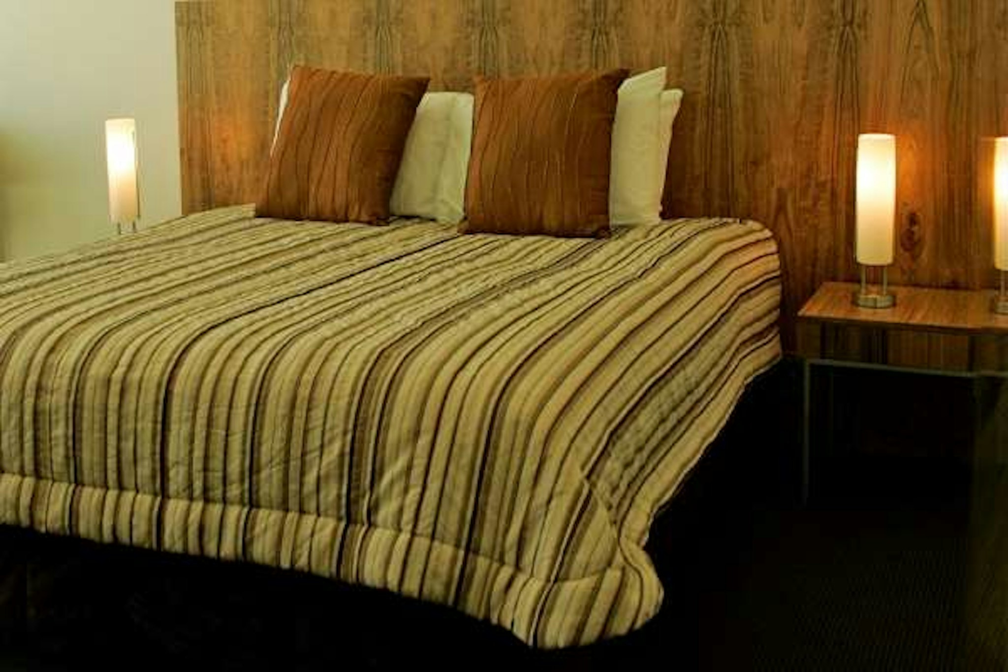 Beachfront Hotel 3/12