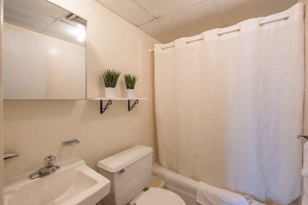 Tahiti Inn 21/22