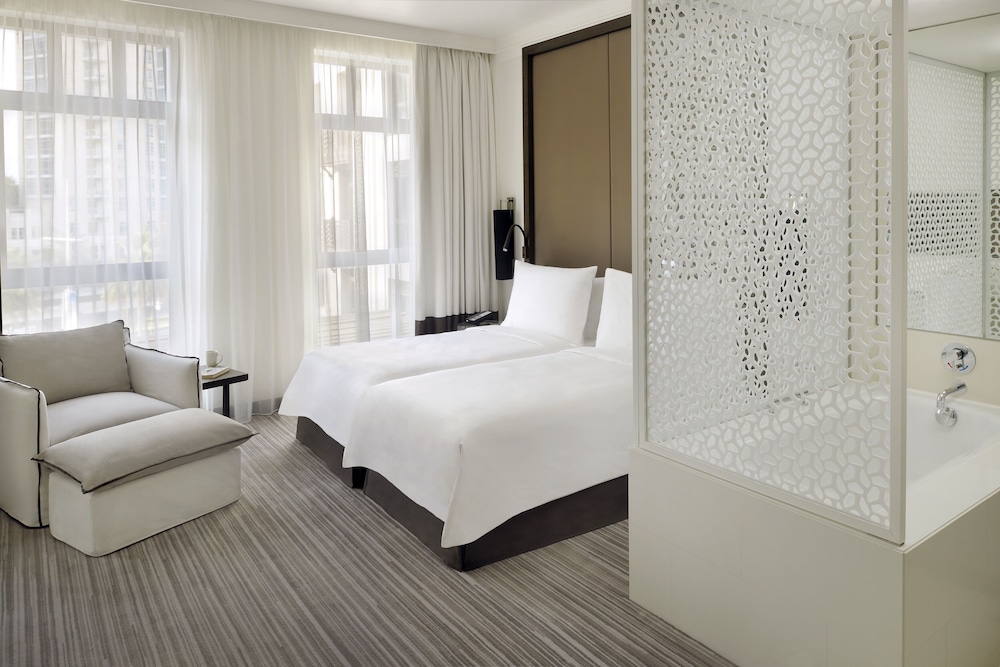 Hotel Boulevard, Autograph Collection 12/45