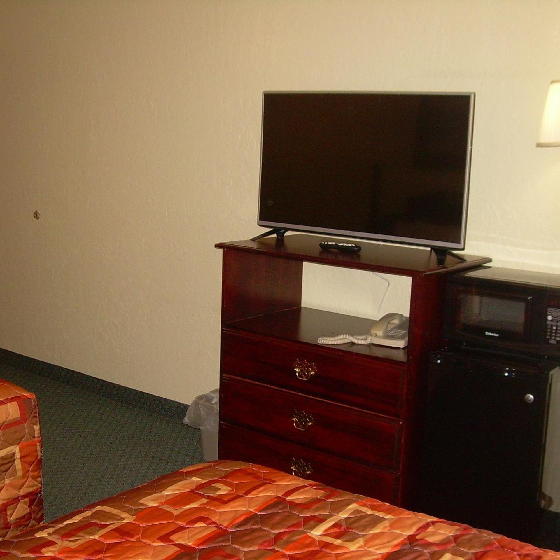 83 Motel 20/28