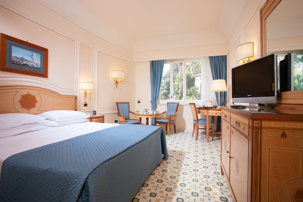 Grand Hotel Capodimonte 31/65