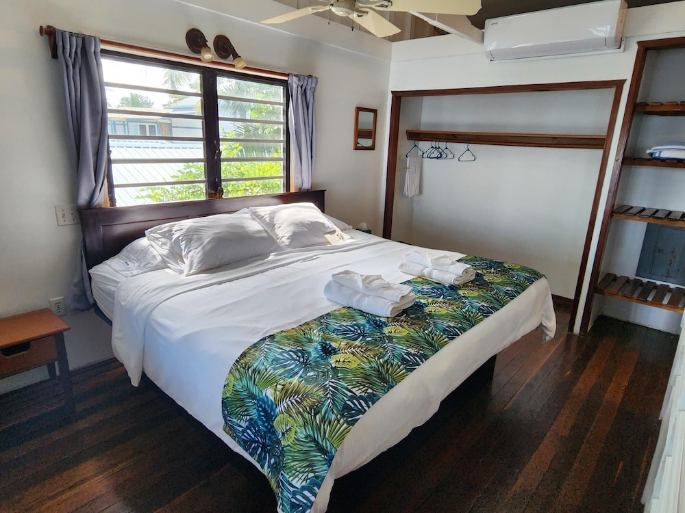 Superior, Suite, King Bed, Beach Front, Balcony