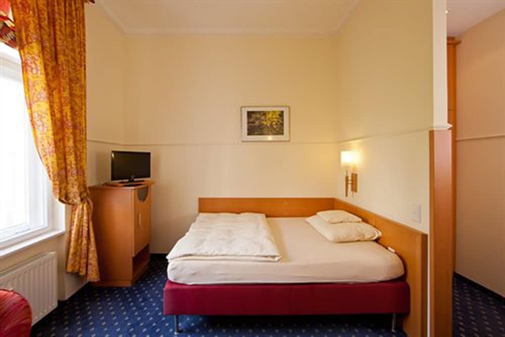 HOTEL AUGUSTA 13/50