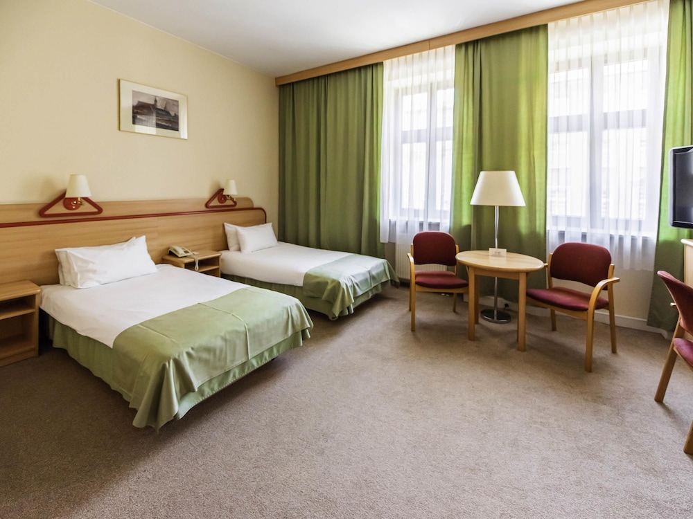 Standard, Twin Beds
