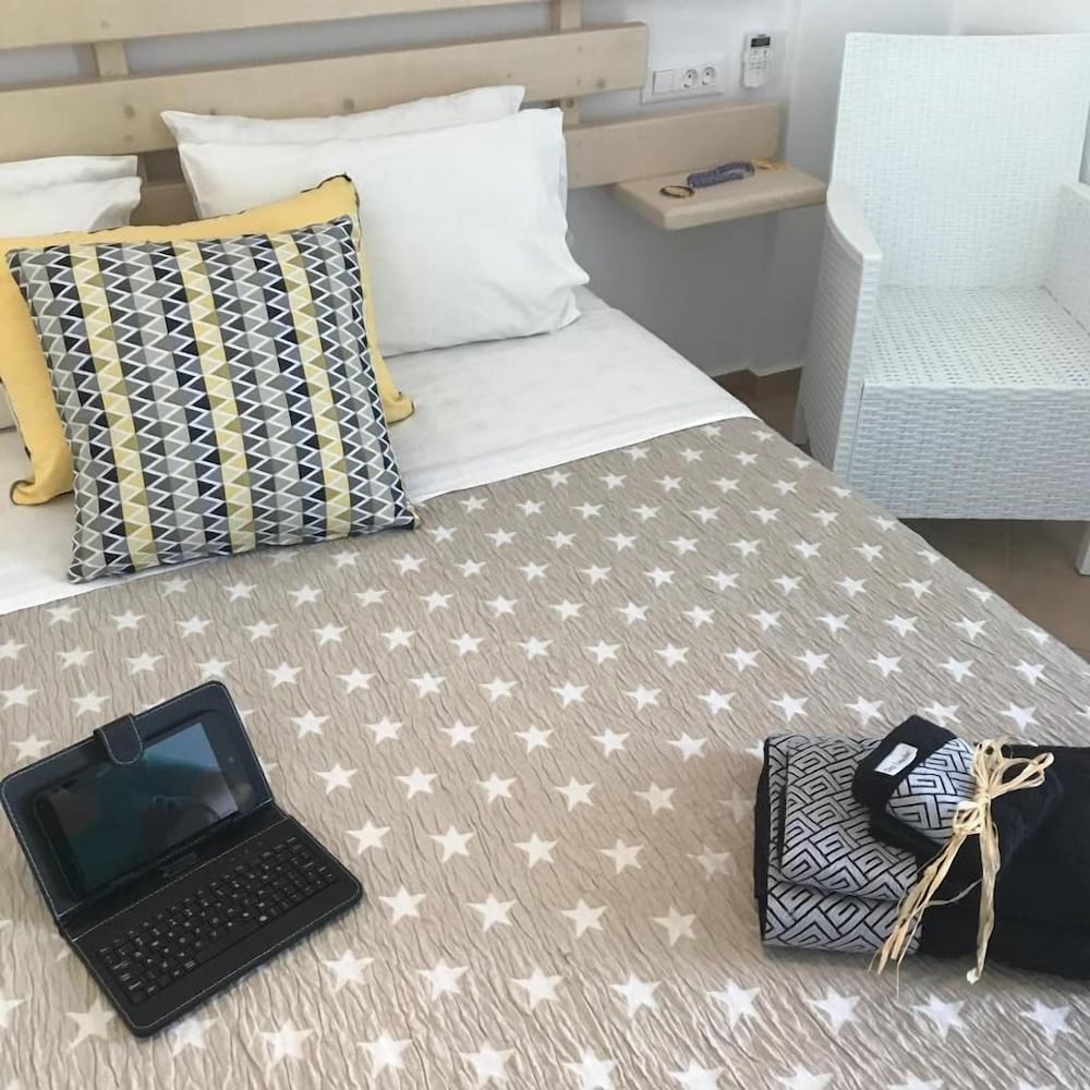 Yanna Luxury Suites 27/47