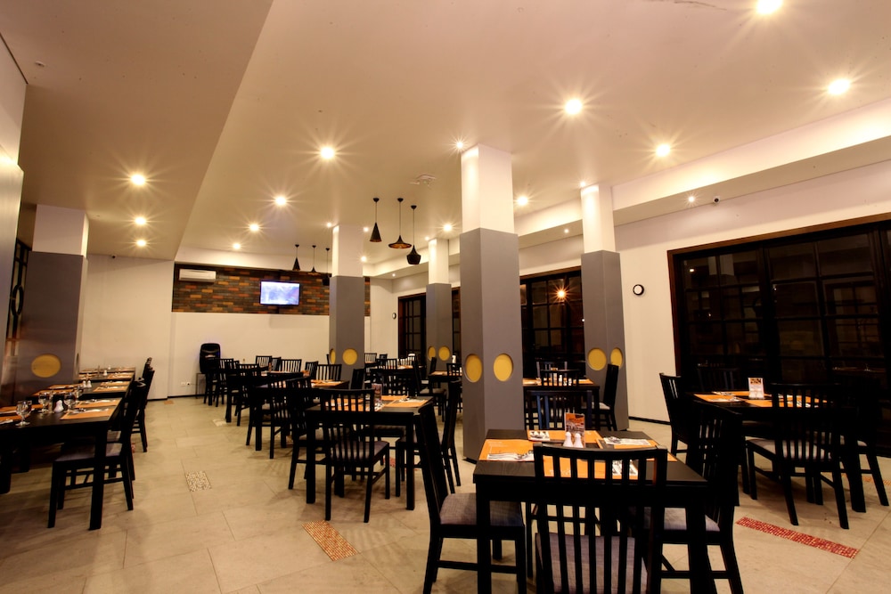 Helios Hotel Bone 30/48