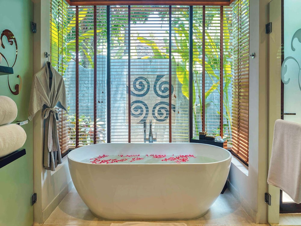 جناح جونيور بسرير كينج، Movenpick Asara Resort & Spa Hua Hin 4/7