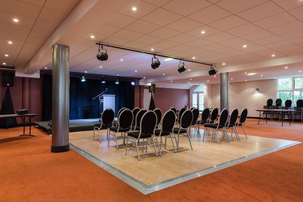Hotel The Originals du Beryl Lons-le-Saunier - Restaurant Le Loft 9/21
