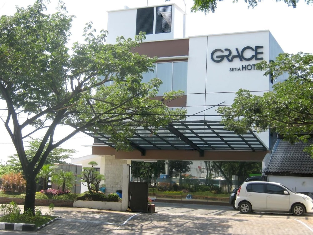 Grace Setia Hotel 4/45