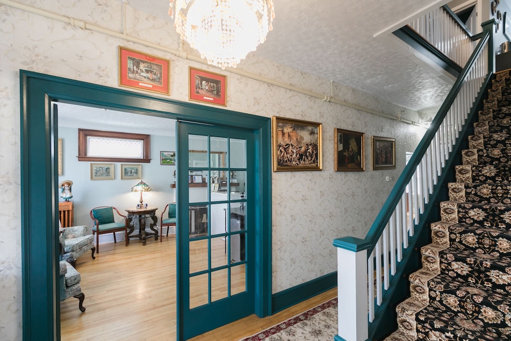 Prince Street Suites 6/50