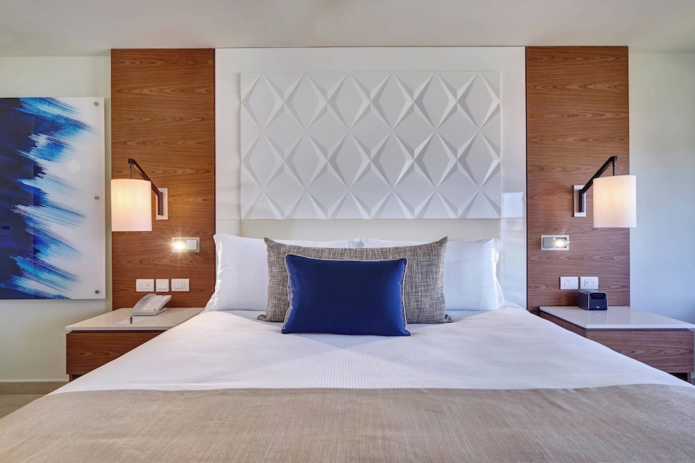 غرفة فاخرة بسرير كينج بإطلالة على البحر، Royalton Grenada, an Autograph Collection All-Inclusive Resort 10/10