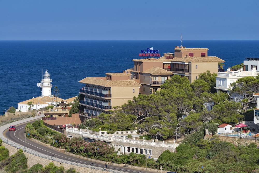 El Faro Aparthotel 1/36