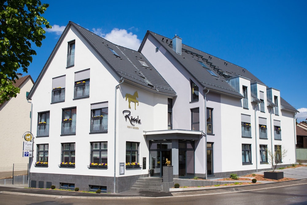 Hotel & Restaurant Goldener Pflug 3/77