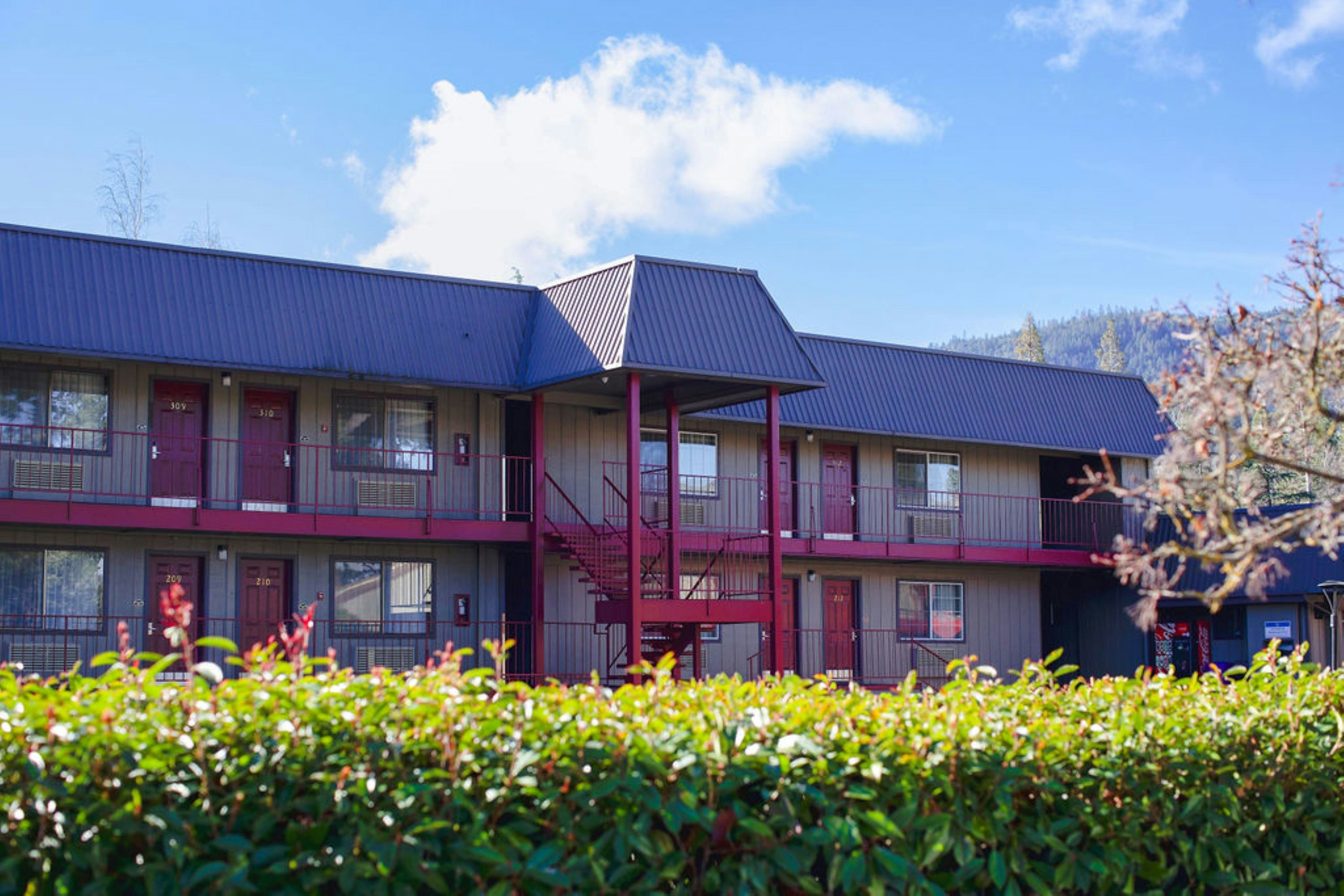 Flagship Inn of Ashland 8/72