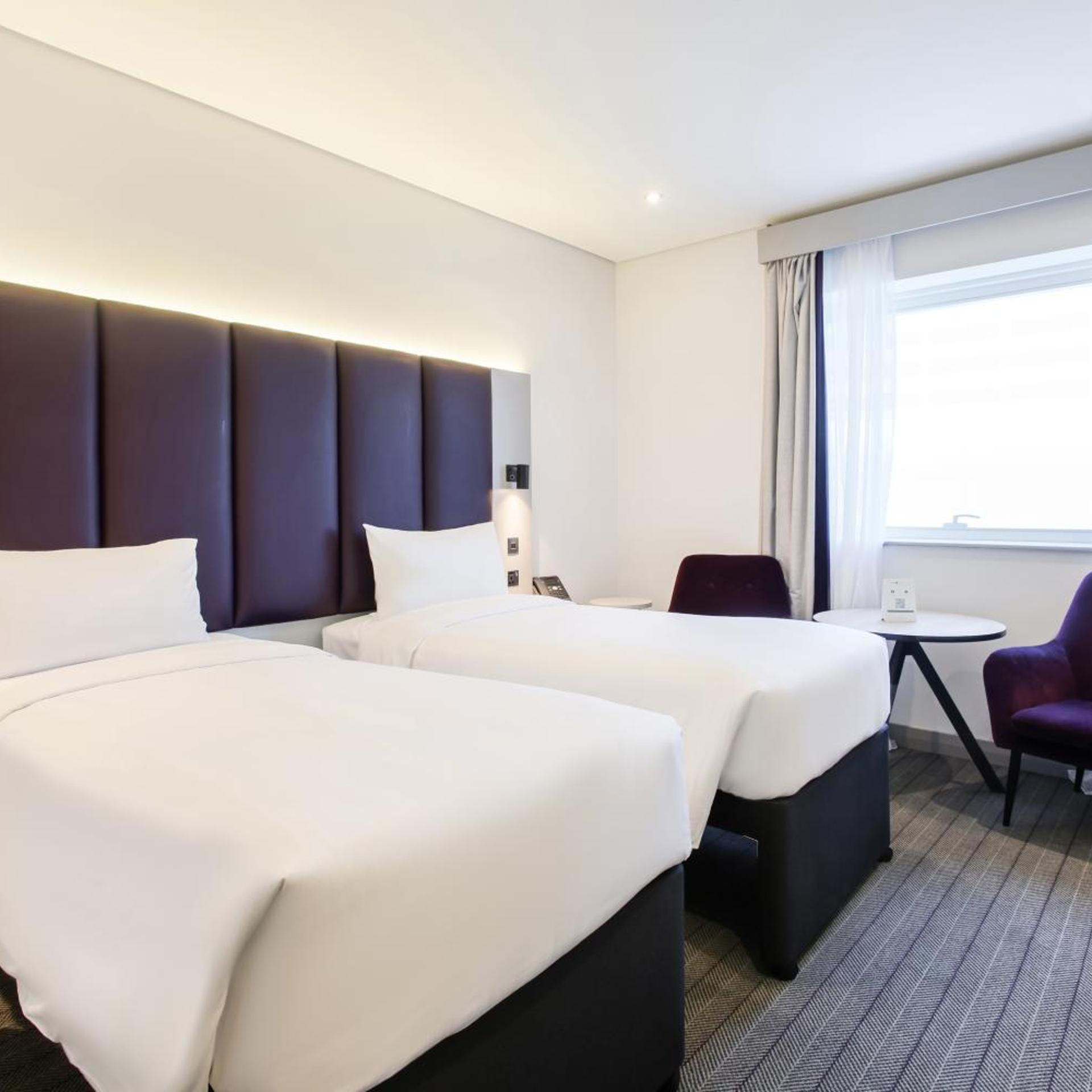 Connecting, Family, Single Bed