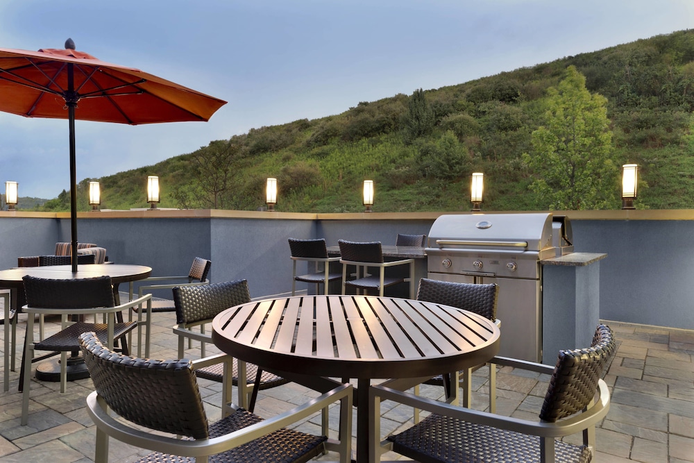 TOWNEPLACE SUITES PITTSBURGH AIRPORT/ROBINSON TOWNSHIP 26/34