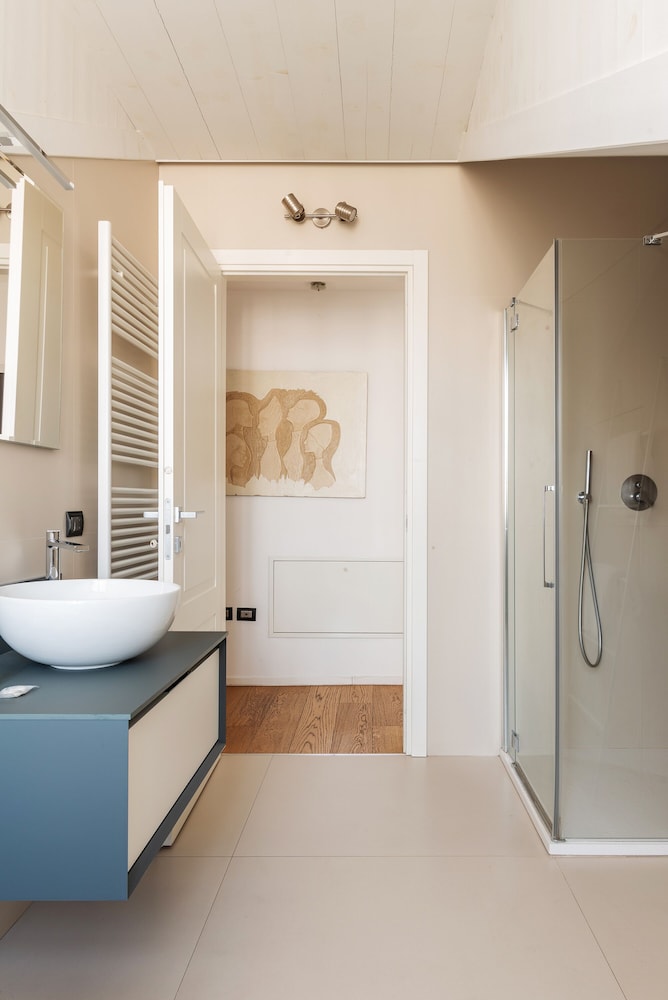 Easyhomes - Brera Luxury Suites 39/42