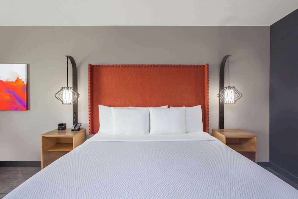 La Quinta Inn & Suites by Wyndham Madera 9/28