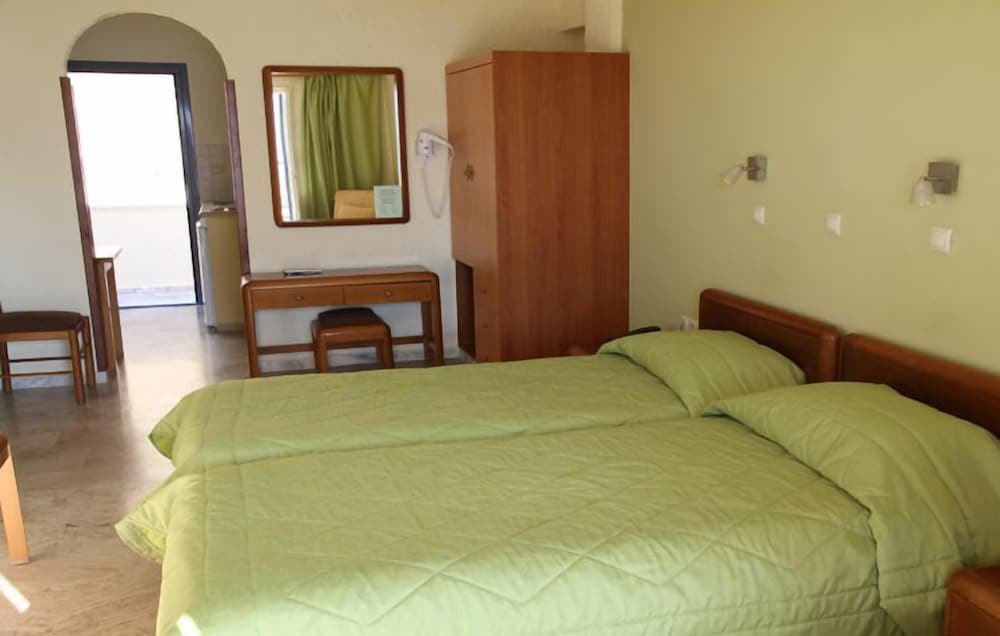 Philoxenia Hotel 7/35
