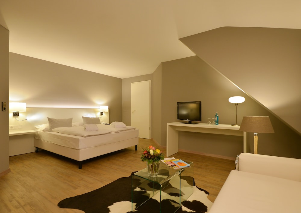 RELEXA WALDHOTEL SCHATTEN 27/74